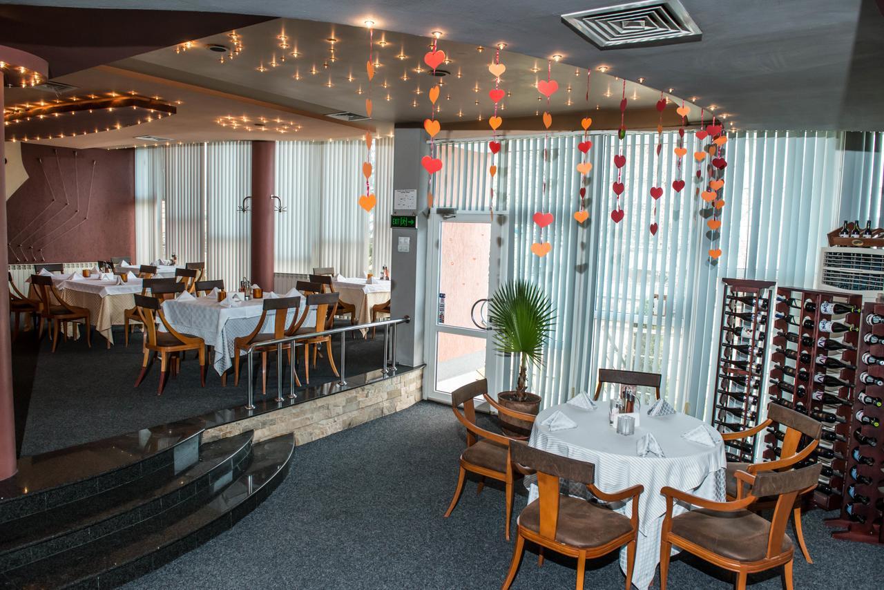 ימבול Hotel Kapri מראה חיצוני תמונה